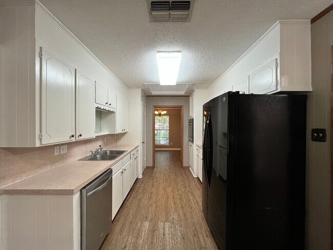 Building Photo - 3512 Glendale Dr