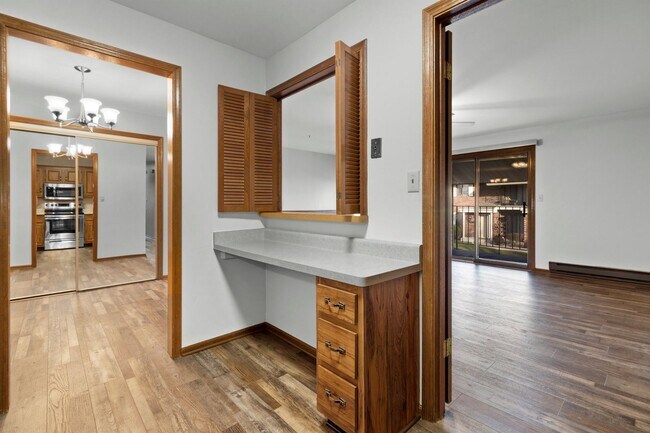 Building Photo - NEW! 2 Bedroom/2 Bath Condo-Mt Pleasant