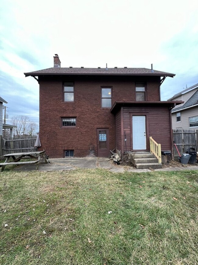 Building Photo - Very large 4 bedroom home for rent - Canton NW