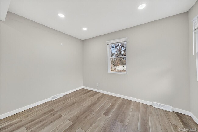 Building Photo - 12 Revere Rd