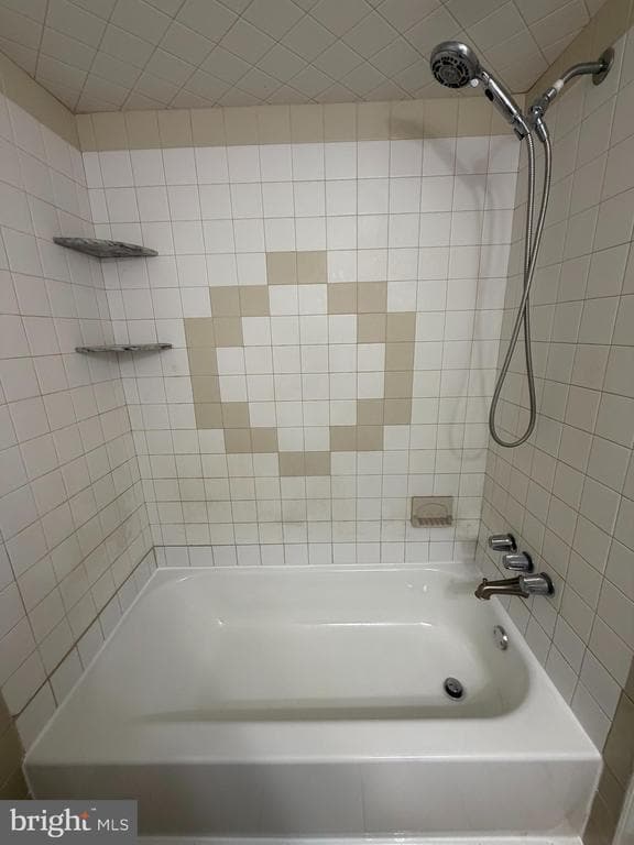 Building Photo - 132 N Church St