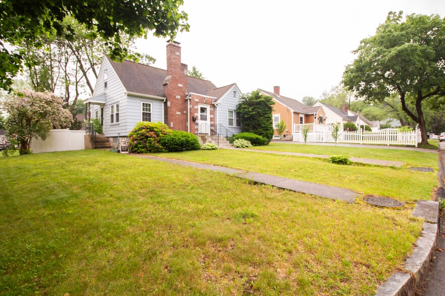 Primary Photo - 12 Fisher Rd