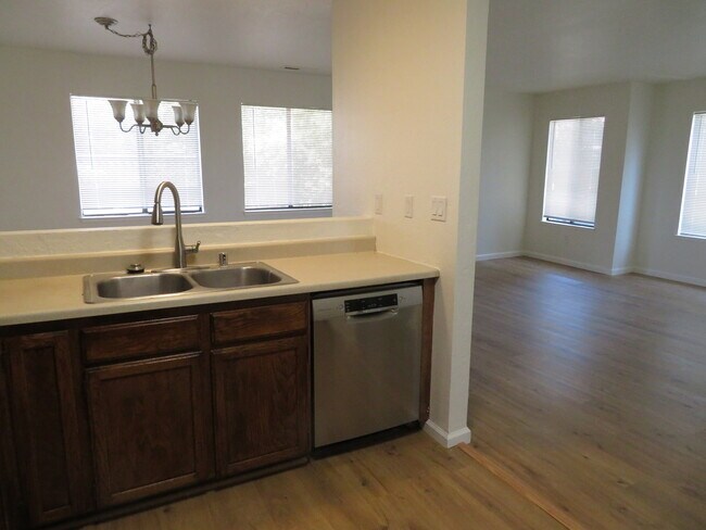 Building Photo - 3407 Mission Dr
