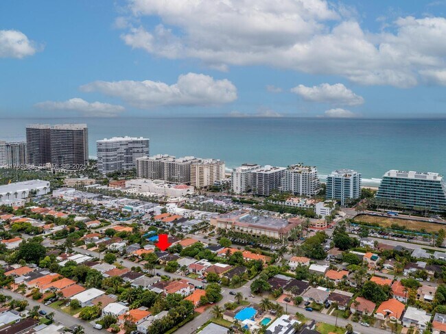 Building Photo - 9441 Byron Ave