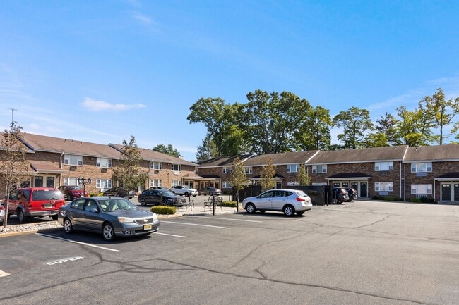 Building Photo - Rosol Court