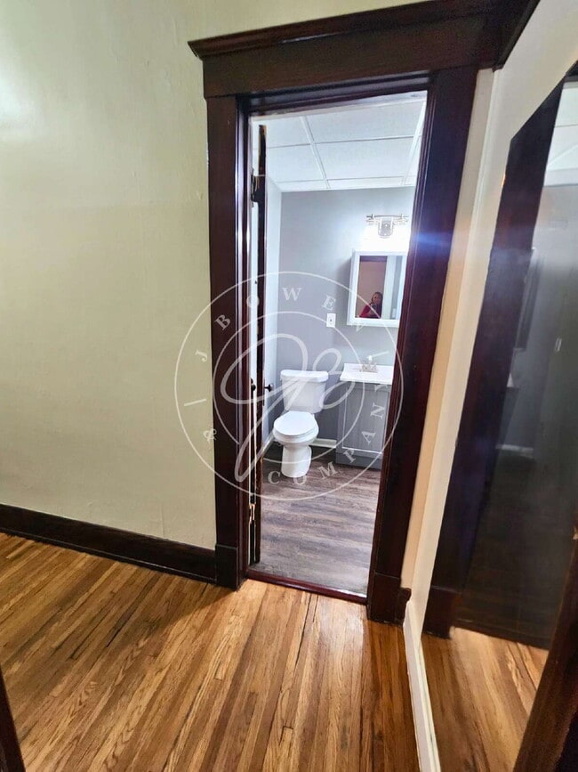 Building Photo - Cozy Studio in South Toledo-One fee includes all!