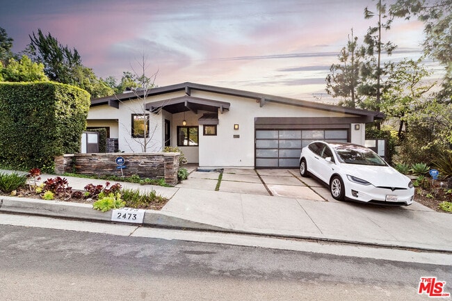Building Photo - 2473 La Condesa Dr