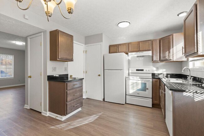 Building Photo - 2447 Brady Commons Dr