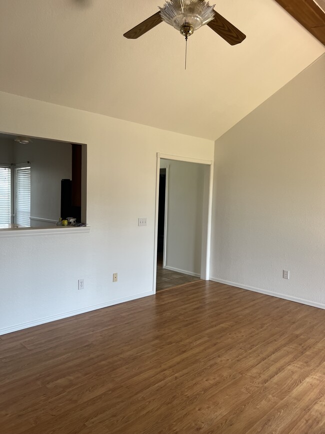 Building Photo - 9712 Grissom Dr
