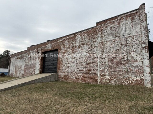 Building Photo - 141 Depot St