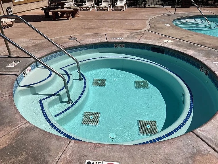 Building Photo - 5350 Dunlay Dr