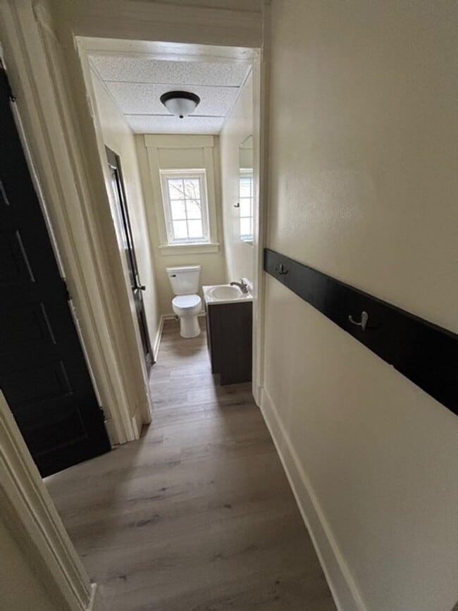 Building Photo - 303 Logan Ave