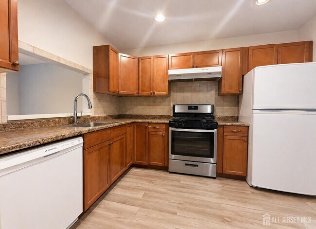 Building Photo - 161 Applegate Ln