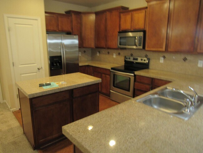 Building Photo - Immaculate Upscale Townhome in fantastic location in Arvada