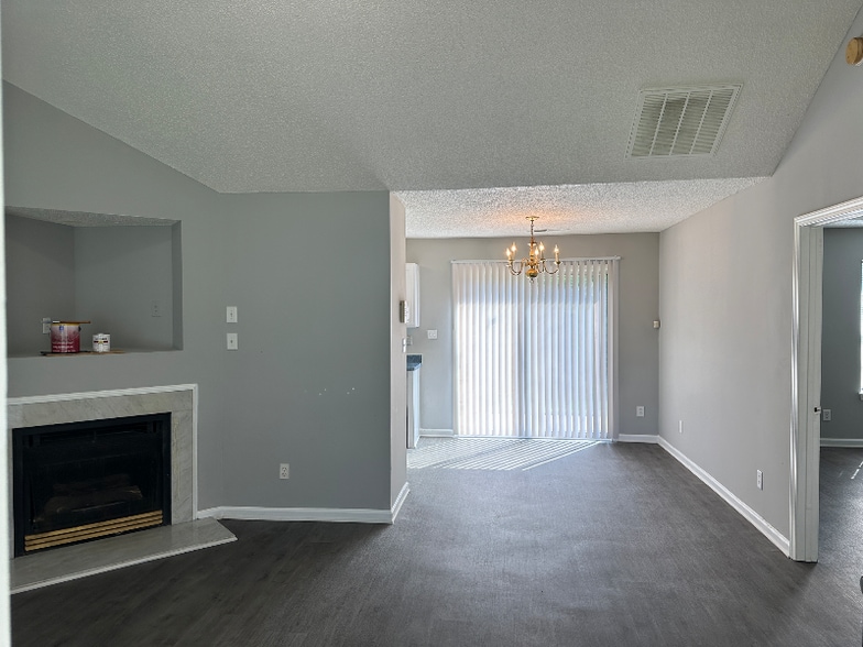 Building Photo - 7239 Kavan Hunter Dr