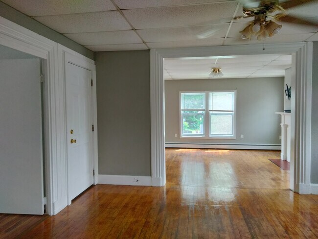 Building Photo - 181 Carpenter St