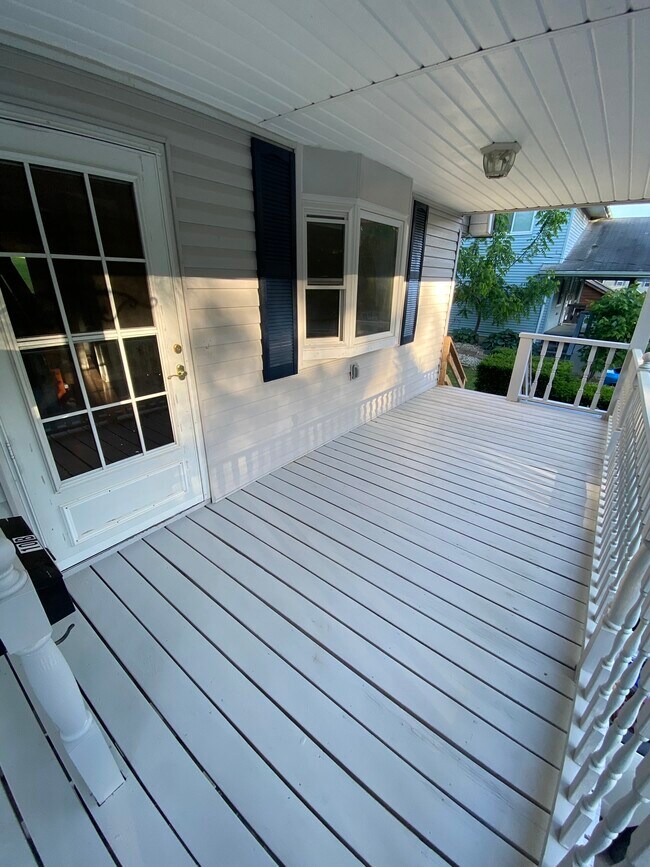 Primary Photo - 10 Holloway Dr