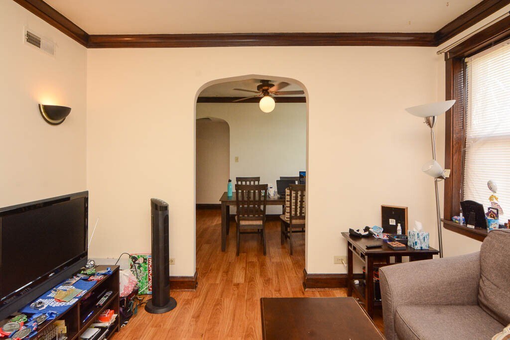 Building Photo - 3615 N Paulina St