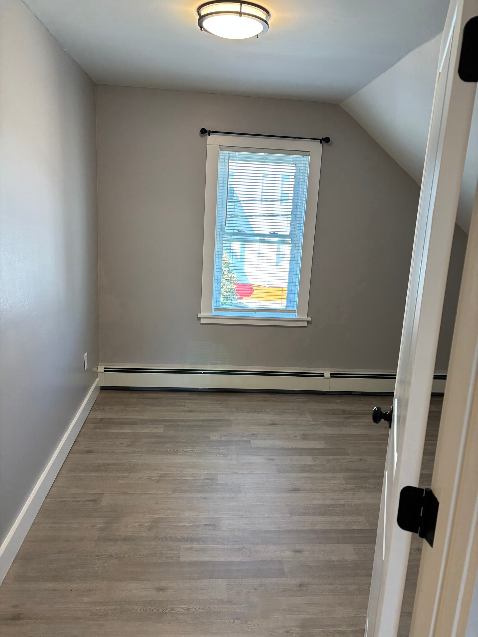 Building Photo - 82 Lyon Ave