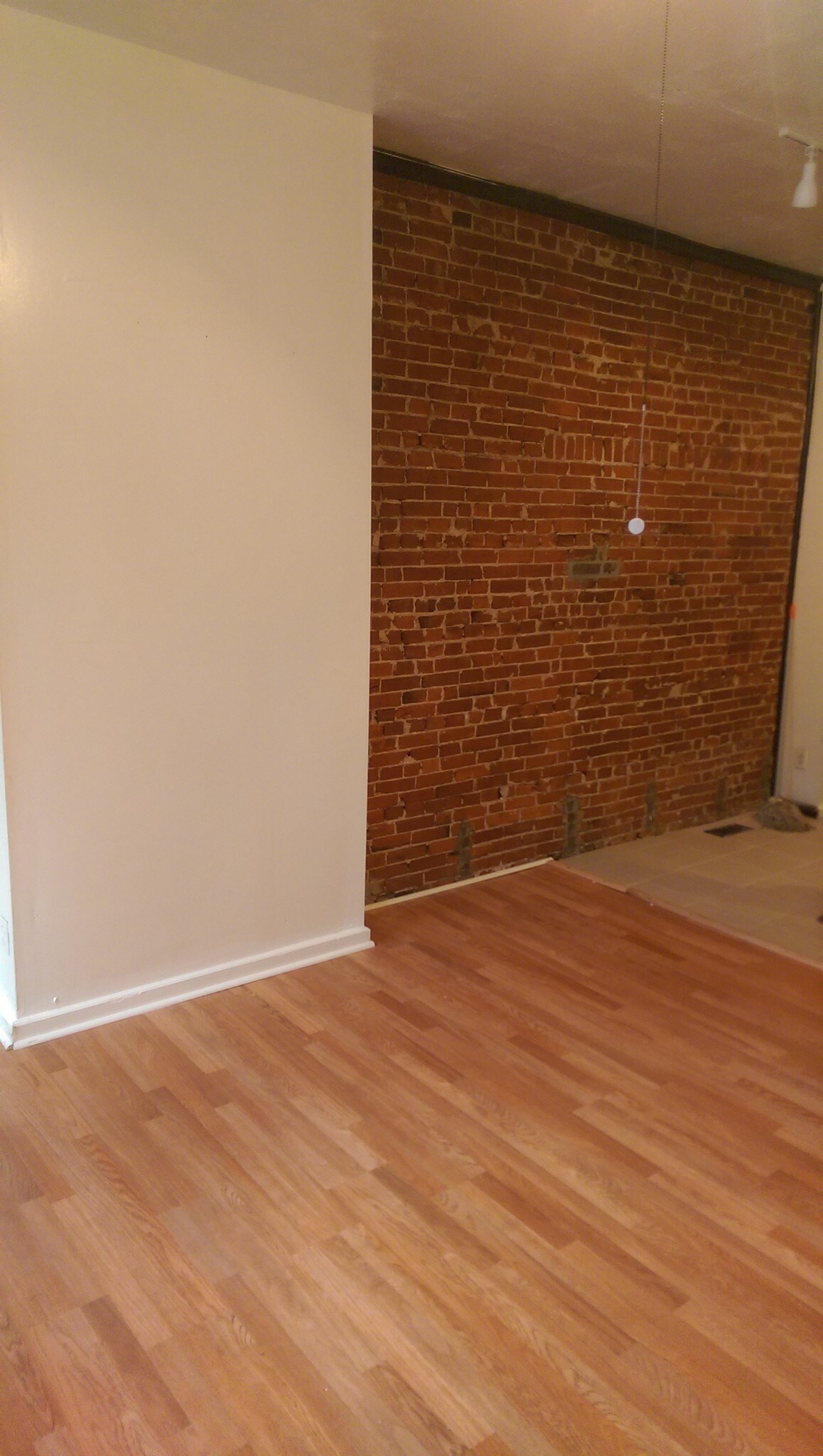 Building Photo - 2102 Chippewa St