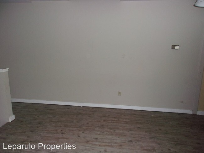Building Photo - 815 W Pensacola St