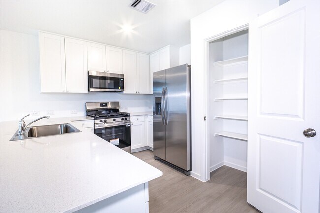 Building Photo - 5610 Shelford Birch Dr