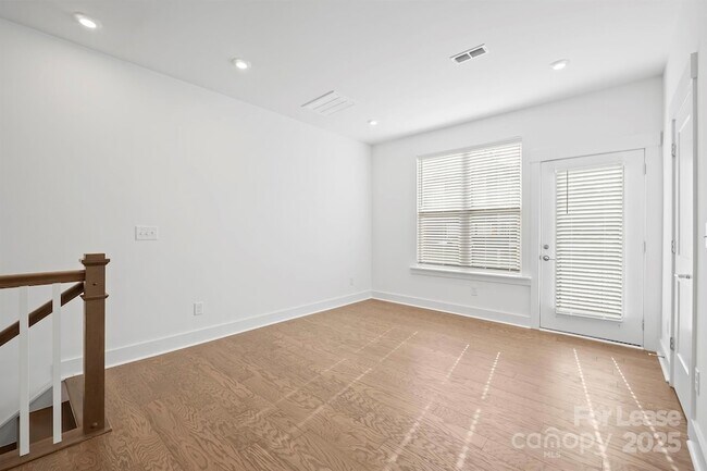 Building Photo - 4018 Capital Rdg Ct