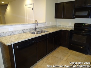 Building Photo - 7006 Lakeview Dr.