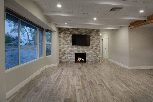 Building Photo - PRE-LEASE FOR AUGUST 2026 - Gorgeous home ...