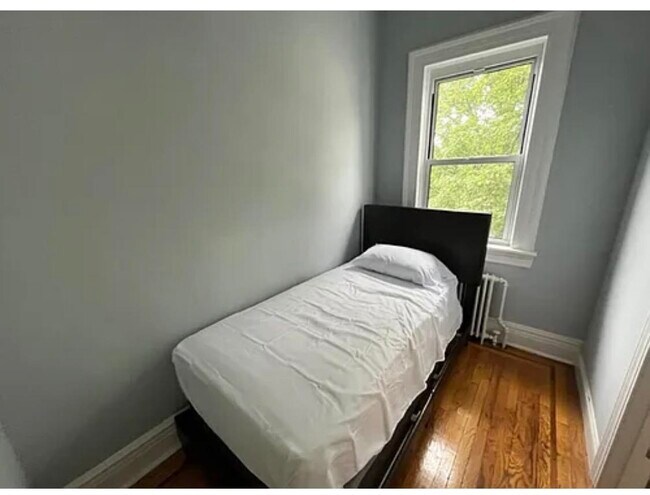 Building Photo - 109 72nd St