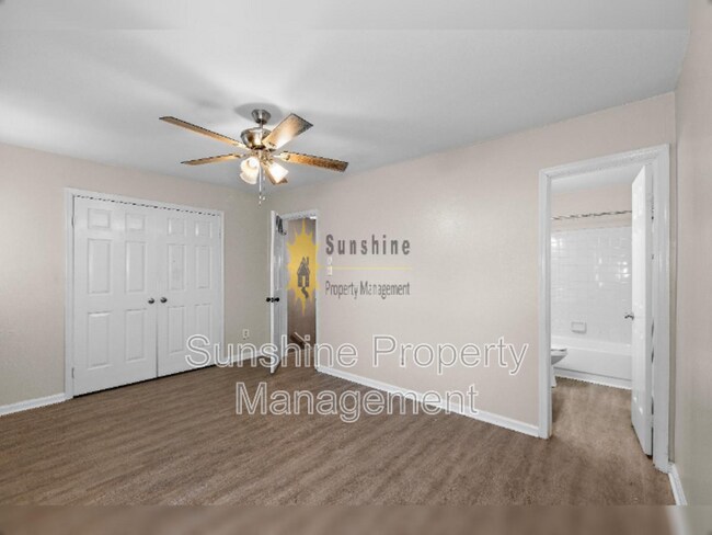 Building Photo - 5121 Radcliff Cir