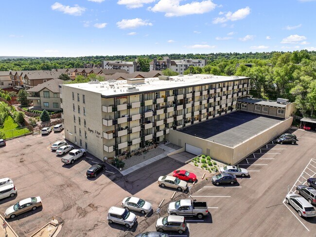 Building Photo - 777 Saturn Dr