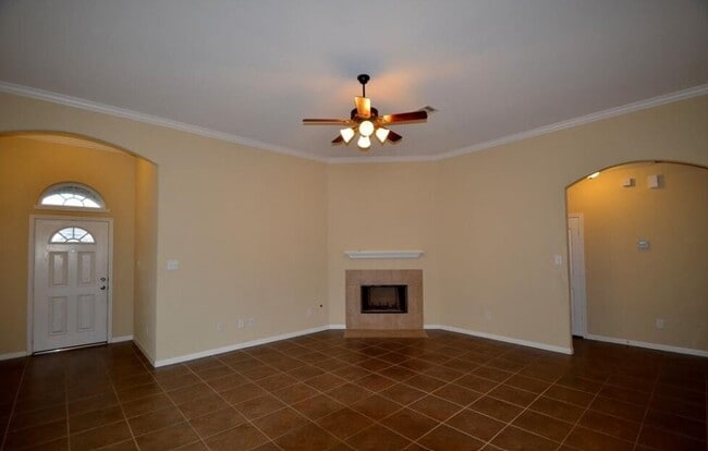 Building Photo - 9942 Taylor Springs Ln