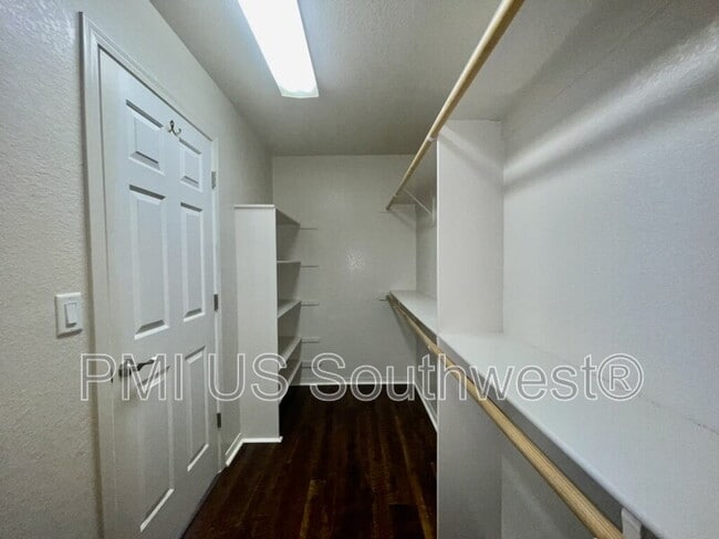 Building Photo - 2576 Ridge Run Ave