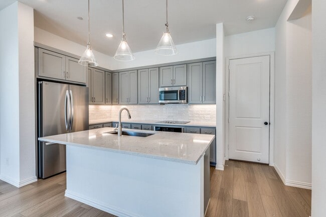 Building Photo - Brand New 3 bd / 2.5 ba Townhouse in Mansf...