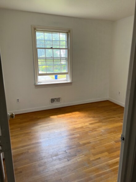 Building Photo - 1507 Westshire Ln