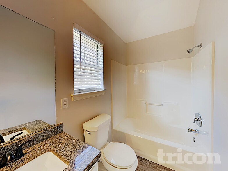 Building Photo - 1012 Brookhaven Dr
