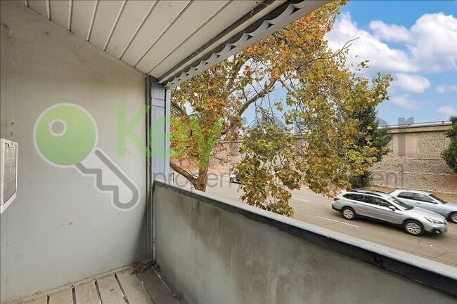 Building Photo - 2400 27th St