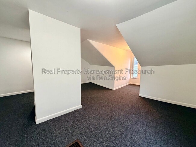 Building Photo - 207 Edmond St