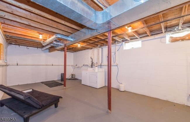 Building Photo - 46 Phoenix Ave