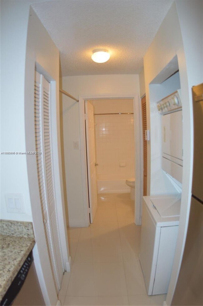 Building Photo - 10630 SW 157th Ct