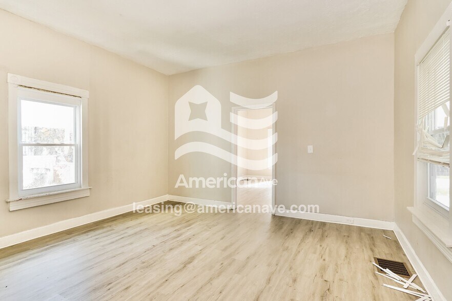 Building Photo - 320 N 44th St