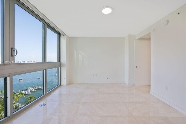 Building Photo - 1500 Bay Rd