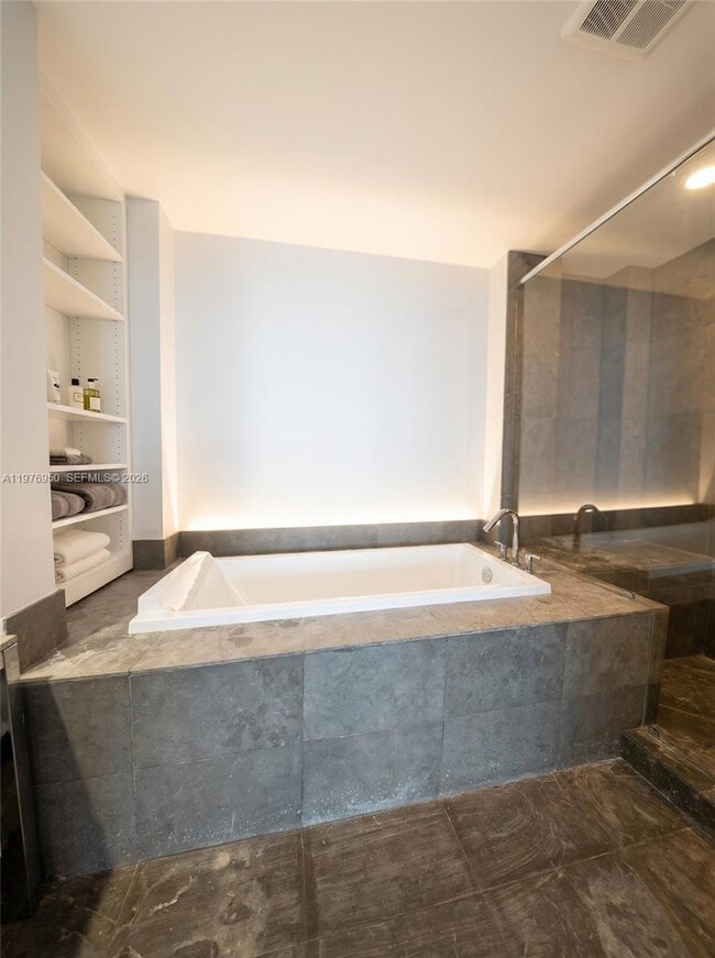 Building Photo - 475 Brickell Ave