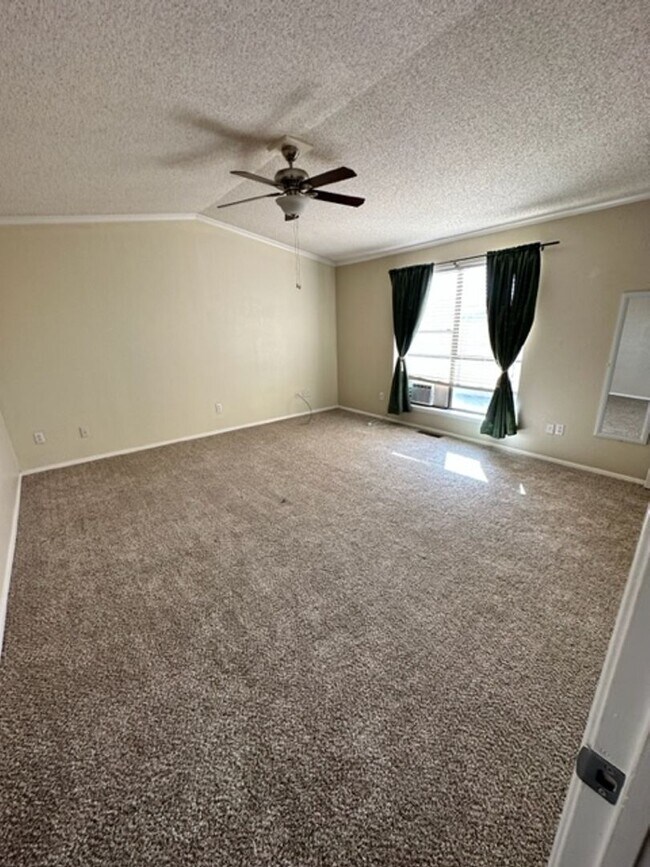 Building Photo - 2-story townhome in SW Lubbock