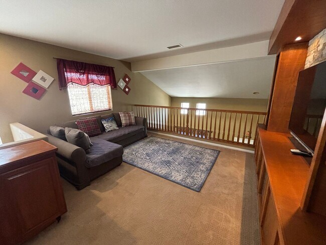 Building Photo - Spacious 3-Bedroom Home with a Big Loft & Community Pool in Saugus!