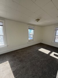 Building Photo - 811 Larned St