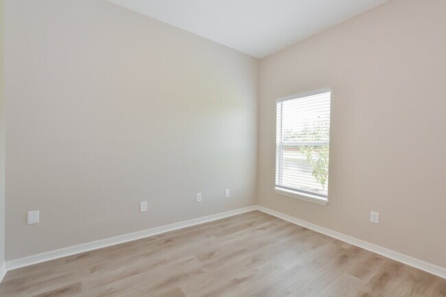 Building Photo - 317 Appaloosa Ct