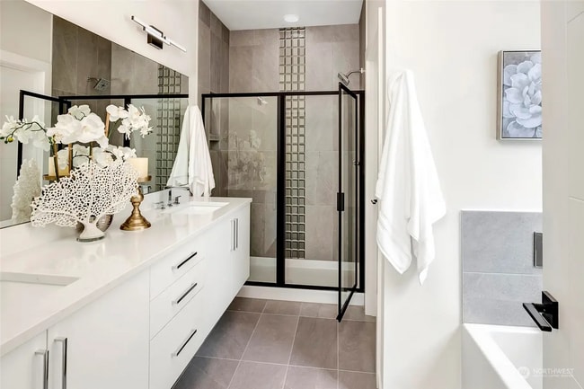 Building Photo - 17347 90th Dr NE