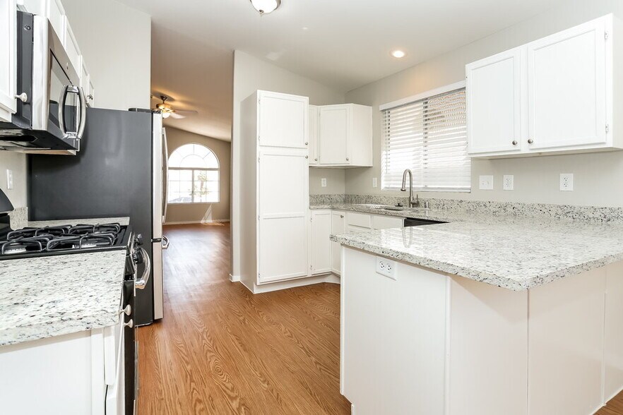 Building Photo - 8341 Pendragon Cir